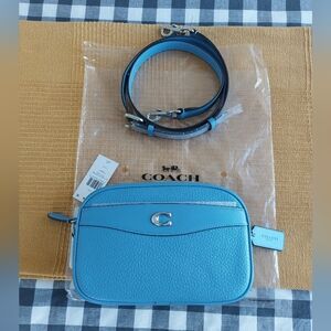NWT Coach Camera Crossbody Bag Pebble Leather Pool Blue Everyday Small Purse